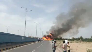 राजस्थान जालोर हादसा: NH-68 पर तेल टैंकर पलटा, 200 मीटर तक फैली आग; 1 व्यक्ति जिंदा जला
